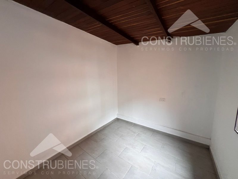 Casa para el arriendo en Sabaneta - Holanda el codigo es 2209 Foto 4