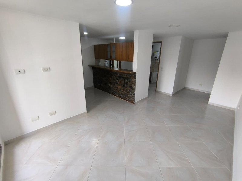 Apartamento para el arriendo en Sabaneta el codigo es 9674 Foto 3