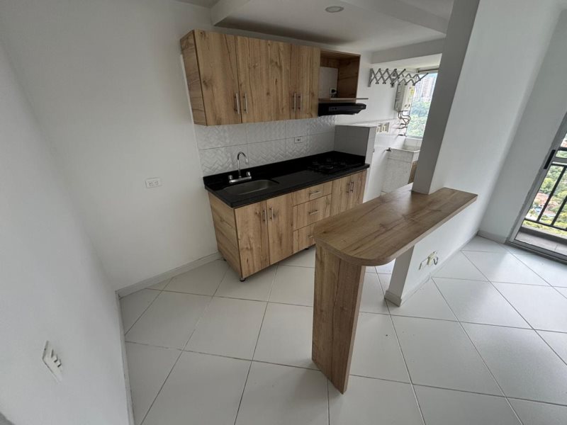 Apartamento para el arriendo en Sabaneta el codigo es 17082 Foto 2