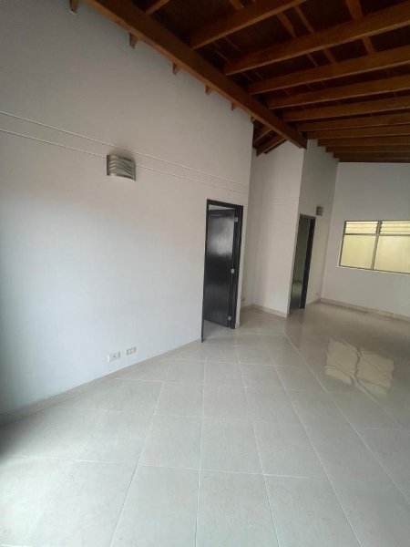 Apartamento para el arriendo en Sabaneta el codigo es 5721 Foto 4
