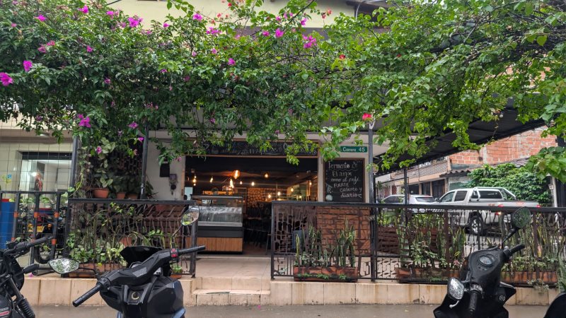 Local para el arriendo en Sabaneta - Zaratoga el codigo es 3149 Foto 5