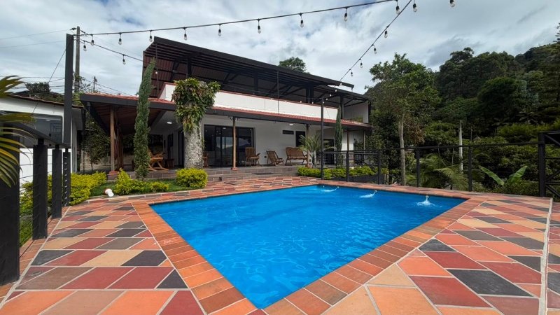 Casa-Finca para el arriendo en Envigado el codigo es 17837 Foto 17