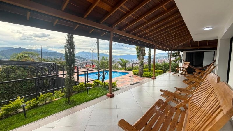 Casa-Finca para el arriendo en Envigado el codigo es 17837 Foto 13