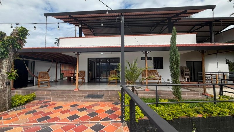 Casa-Finca para el arriendo en Envigado el codigo es 17837 Foto 15