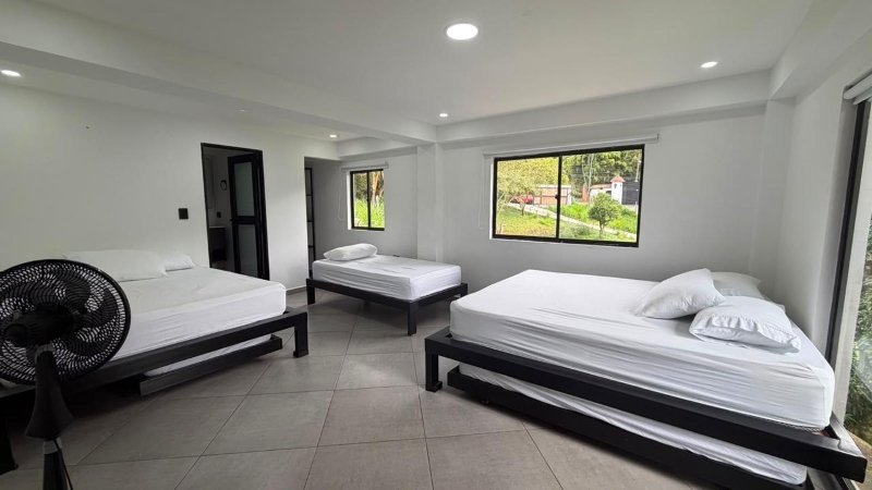 Casa-Finca para el arriendo en Envigado el codigo es 17837 Foto 8