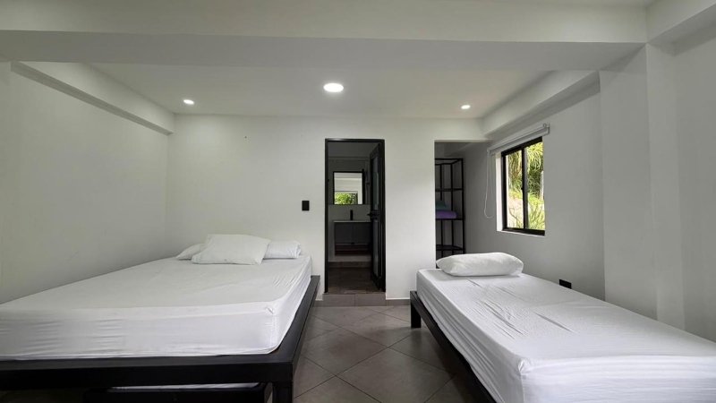Casa-Finca para el arriendo en Envigado el codigo es 17837 Foto 6