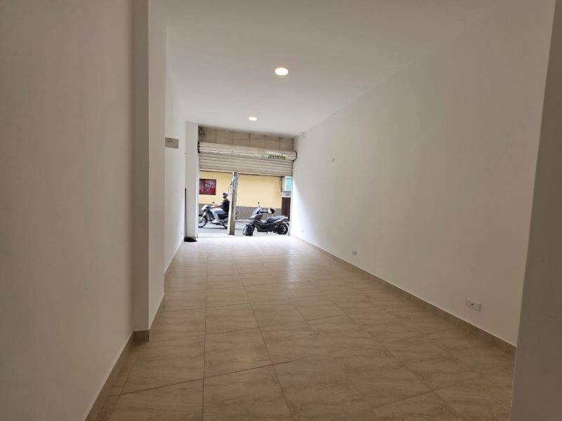 Local para el arriendo en Sabaneta el codigo es 12858 Foto 2