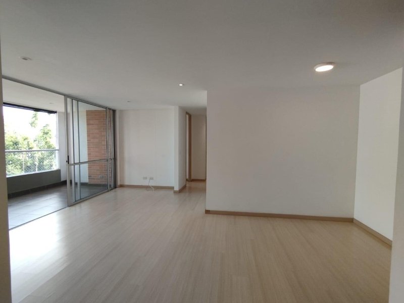 Apartamento para el arriendo en Envigado el codigo es 14622 Foto 2