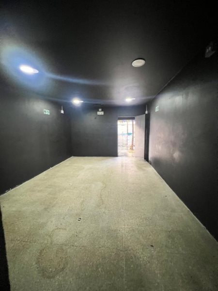 Local para el arriendo en Envigado el codigo es 16872 Foto 3