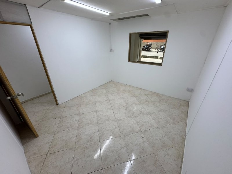 Local para el arriendo en Sabaneta el codigo es 17863 Foto 5