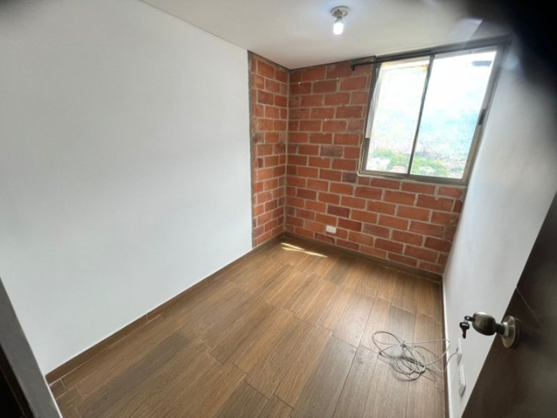 Apartamento para el arriendo en La Estrella el codigo es 3461 Foto 4