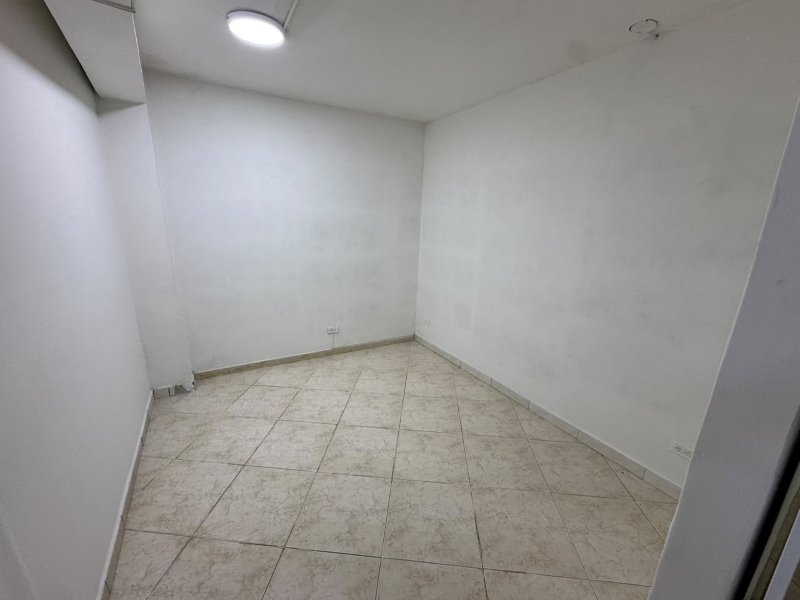 Local para el arriendo en Sabaneta el codigo es 17863 Foto 8