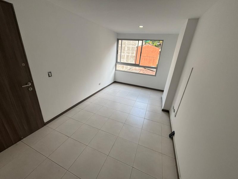 Apartamento para el arriendo en Sabaneta el codigo es 8233 Foto 3