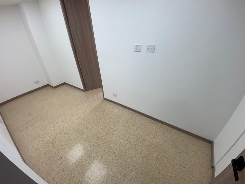 Local para el arriendo en Medellín el codigo es 15910 Foto 4