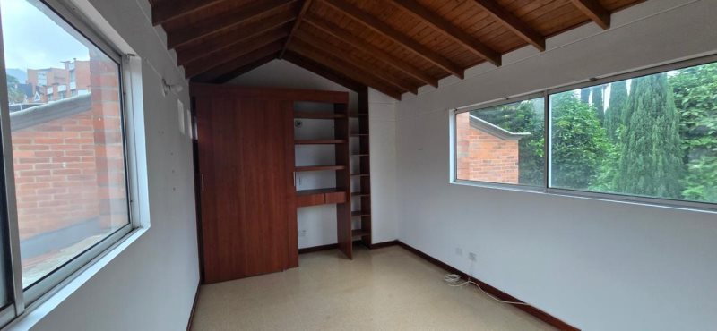 Casa para el arriendo en Envigado - Cumbres el codigo es 16859 Foto 12