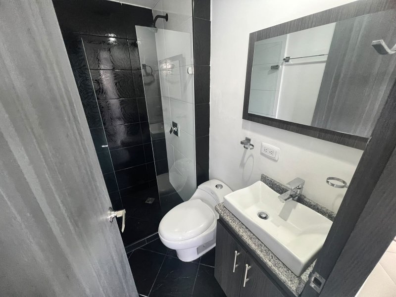 Apartamento para el arriendo en La Estrella el codigo es 17876 Foto 9