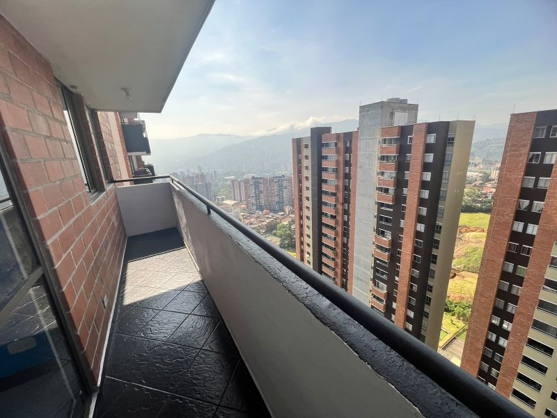 Apartamento para el arriendo en La Estrella el codigo es 17876 Foto 2