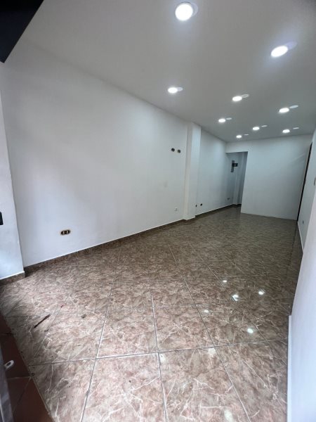 Local para el arriendo en Sabaneta el codigo es 9302 Foto 3