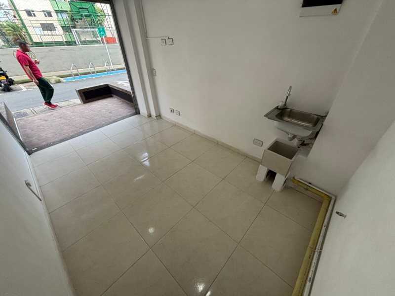 Local para el arriendo en Sabaneta el codigo es 16860 Foto 4