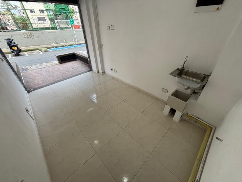 Local para el arriendo en Sabaneta el codigo es 16860 Foto 3