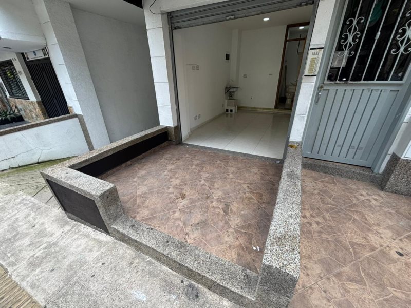 Local para el arriendo en Sabaneta el codigo es 16860 Foto 2