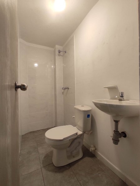 Local para el arriendo en Envigado el codigo es 17358 Foto 9