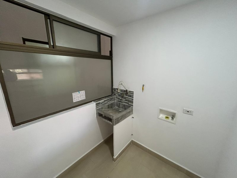 Apartamento para el arriendo en Envigado el codigo es 17100 Foto 14