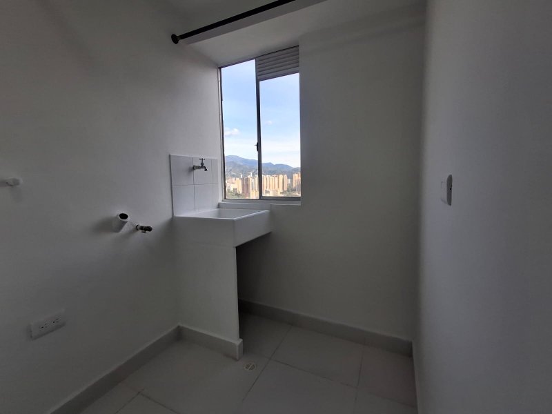 Apartamento para el arriendo en Itagüí el codigo es 17669 Foto 12