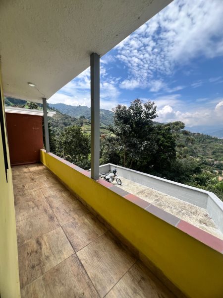 Casa-Finca para el arriendo en Envigado el codigo es 16865 Foto 5