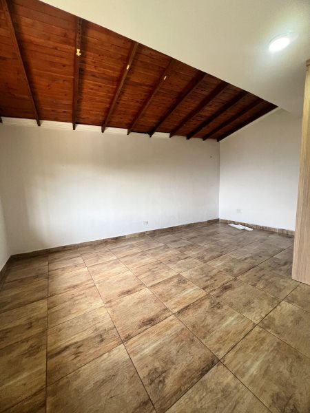 Casa-Finca para el arriendo en Envigado el codigo es 16865 Foto 4