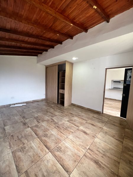 Casa-Finca para el arriendo en Envigado el codigo es 16865 Foto 8