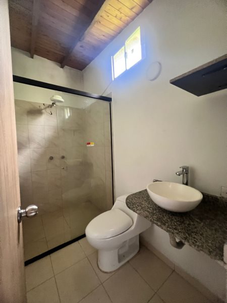 Casa-Finca para el arriendo en Envigado el codigo es 16865 Foto 11