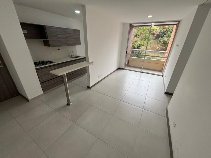 Apartamento para el arriendo en Sabaneta el codigo es 15463 Foto 2