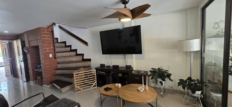 Casa para el arriendo en Envigado el codigo es 16857 Foto 8