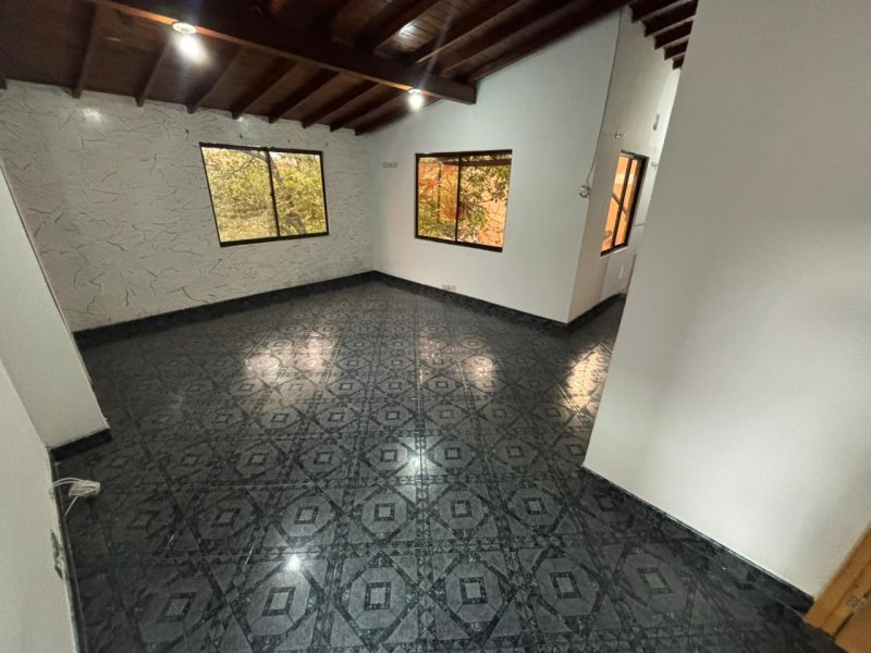 Apartamento para el arriendo en Envigado el codigo es 17045 Foto 3