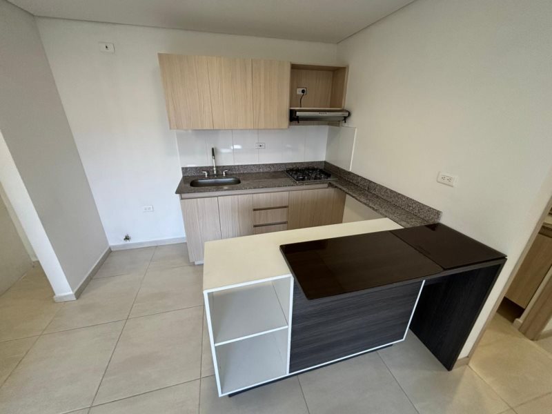 Apartamento para el arriendo en Itagüí el codigo es 14342 Foto 2