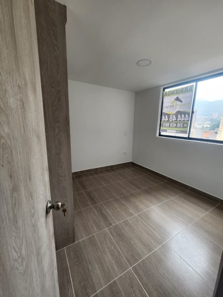 Apartamento para el arriendo en Sabaneta el codigo es 17023 Foto 12