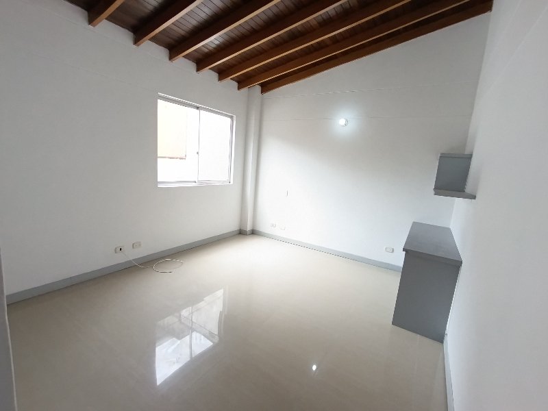 Casa para el arriendo en Sabaneta - San Jose el codigo es 17435 Foto 13