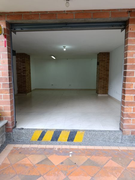 Local para el arriendo en Envigado - La Paz el codigo es 16712 Foto 4