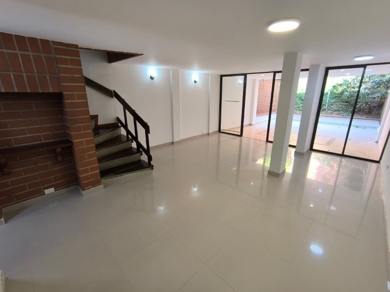 Casa para el arriendo en Envigado el codigo es 15519 Foto 2