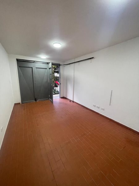 Local para el arriendo en Sabaneta el codigo es 13424 Foto 4