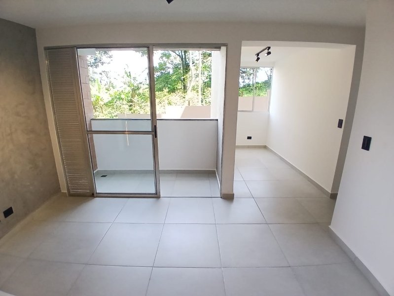 Apartamento para el arriendo en Sabaneta el codigo es 18028 Foto 3