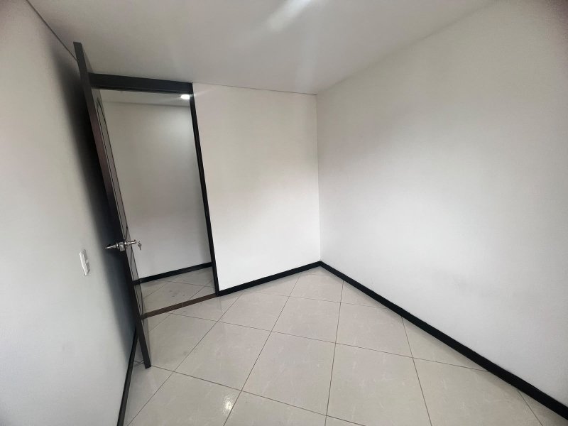 Apartamento para el arriendo en La Estrella el codigo es 17737 Foto 8