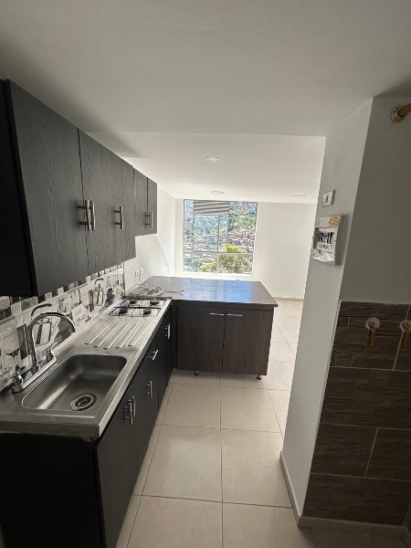 Apartamento para el arriendo en Medellín el codigo es 17649 Foto 2