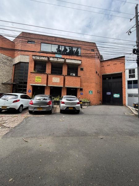 Bodega para el arriendo en Medellín el codigo es 16948 Foto 2