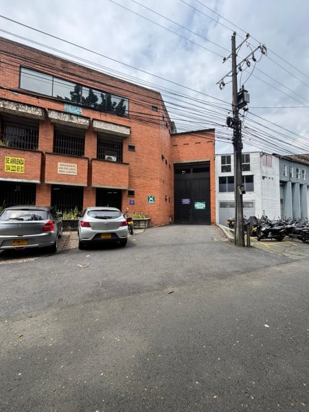Bodega para el arriendo en Medellín el codigo es 16948 Foto 3