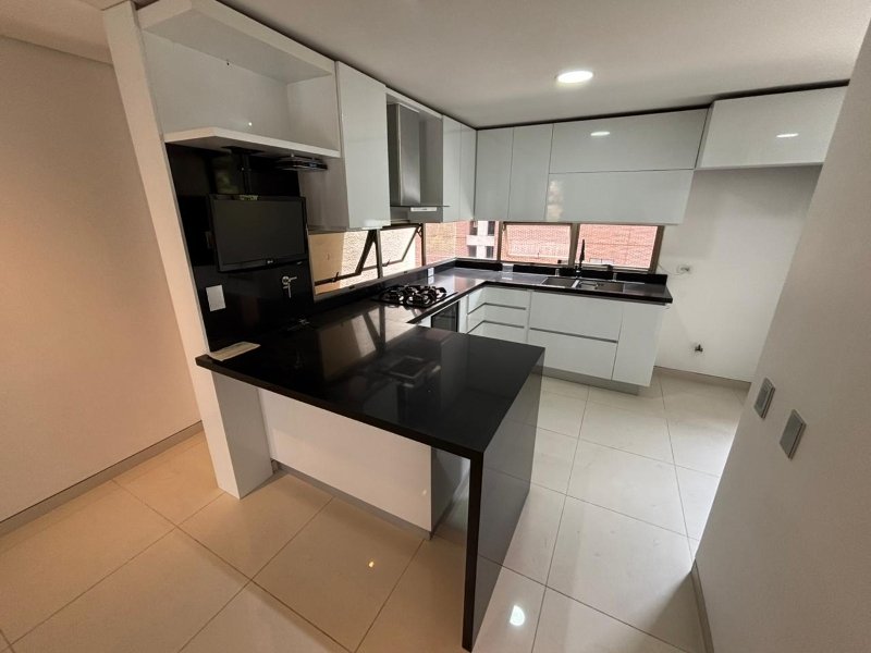 Apartamento para el arriendo en Medellín el codigo es 17379 Foto 2
