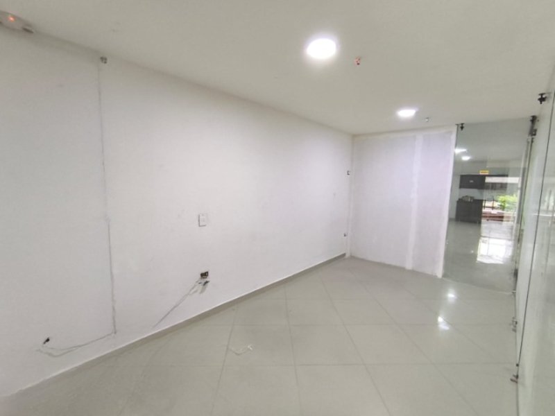 Local para el arriendo en Sabaneta el codigo es 17585 Foto 3