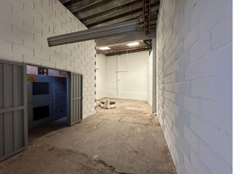 Bodega para el arriendo en Itagüí el codigo es 17124 Foto 5