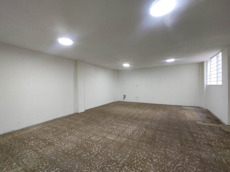 Local para el arriendo en Envigado el codigo es 17265 Foto 3